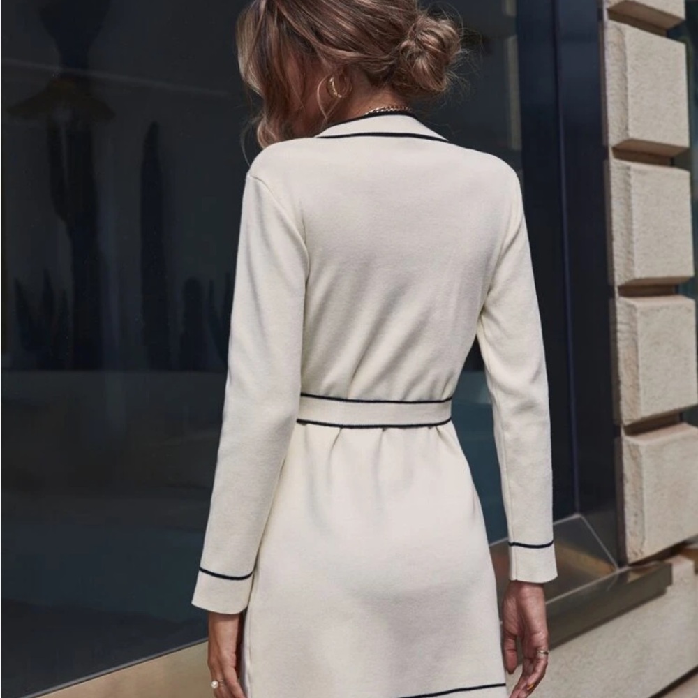 Elegant White Dress with Black Accents - Picture 2 of 3